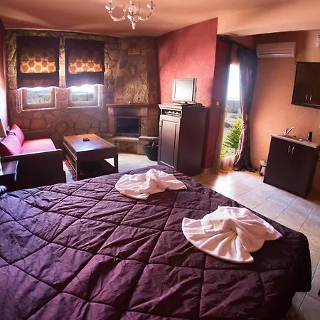 Aparthotel Silva Kryonerion