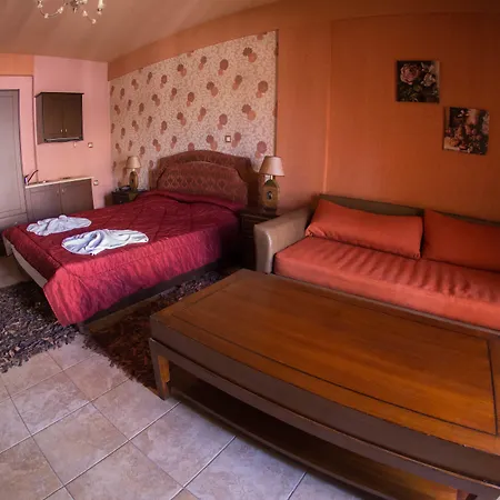 Aparthotel Silva Kryonerion