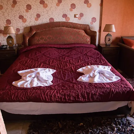 Aparthotel Silva Kryonerion